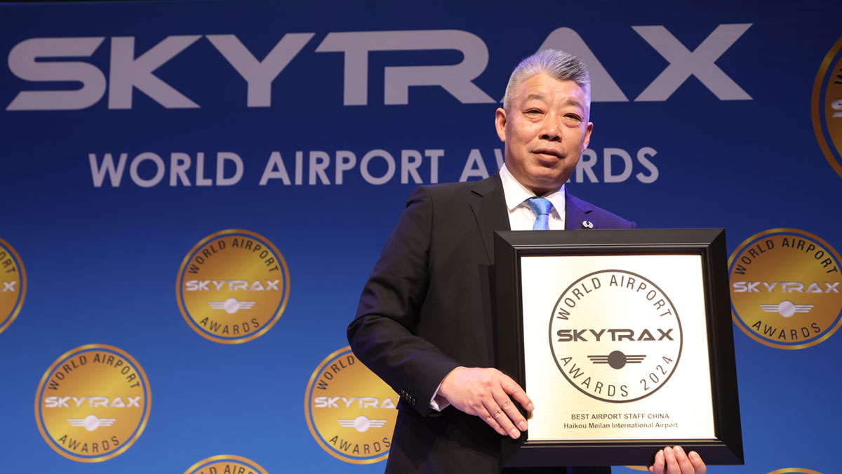 haikou meilan airport wins award for best airport staff in china